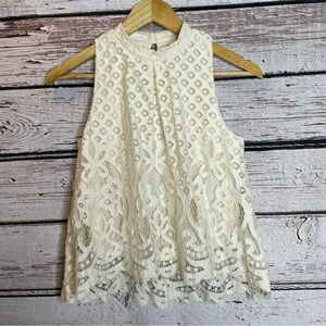 love, Fire Ivory Sleeveless Lacy Blouse Juniors Medium‎ Cropped Lined Flowy